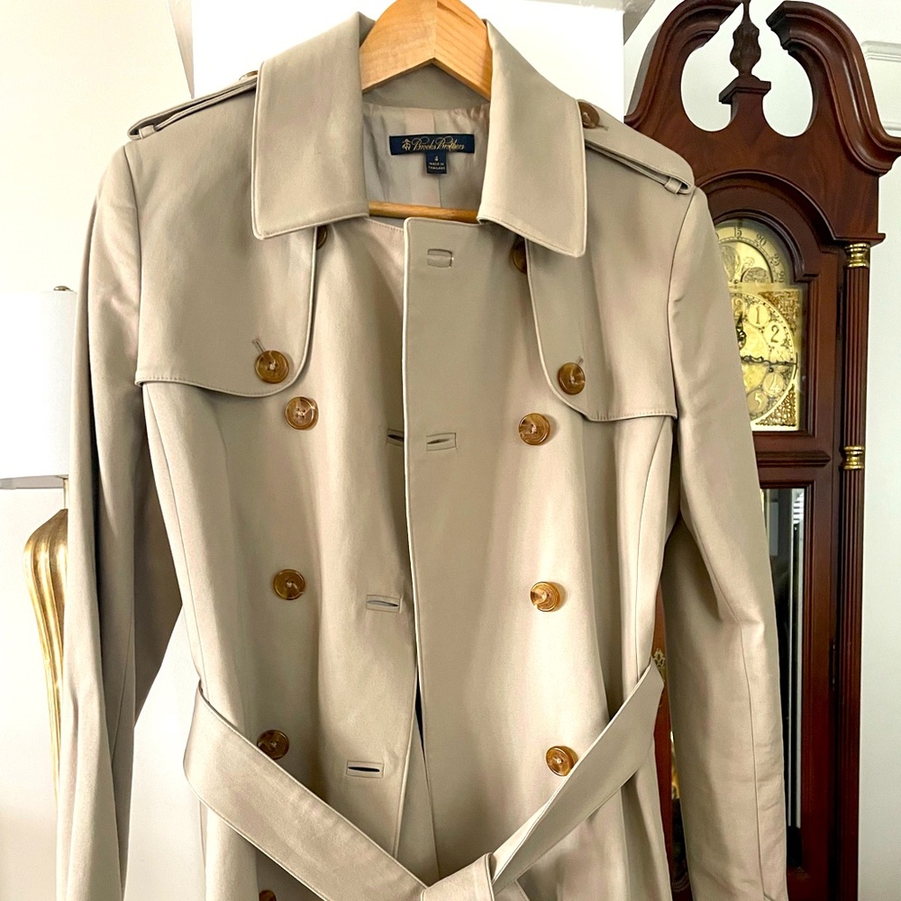 Brooks Brothers tan colored women’s trench jacket raincoat